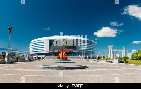 MINSK, BELARUS - 19 mai 2015 : La construction du complexe sportif Minsk Arena à Minsk, en Biélorussie. Banque D'Images