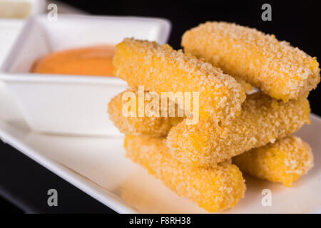 Boule de fromage frit Banque D'Images