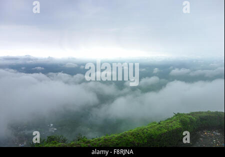 Vue du haut de la colline de mousson, Pavagadh Champaner-pavagadh parc archéologique, panchmahal district, Gujarat, Inde Banque D'Images