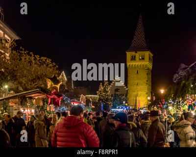 Marché de Noël à Lindau, sur le lac de Constance, Bavière, Allemagne Banque D'Images