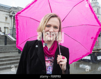 Stella Creasy, MP pour Walthamstow, en parlant à l'augmentation du soutien à l'événement 1 milliards d'action de masse pour mettre fin à la violence contre les femmes Banque D'Images