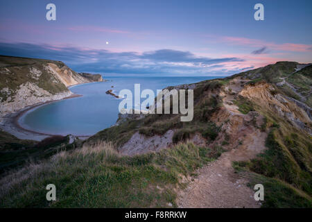 Une vue le long de la crête de Man O War Cove dans le Dorset. Banque D'Images