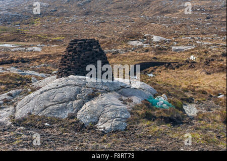 La tourbe empilés dans Glen Laxdale Isle of Harris Banque D'Images