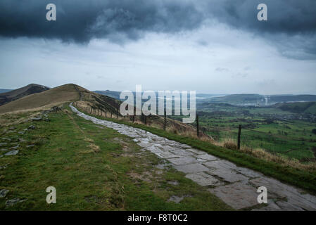 Paysage d'automne automne sur Mam Tor ridge de Peak District Banque D'Images