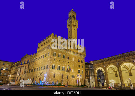 Florence, Italie. Palazzo Vecchio au crépuscule. Banque D'Images