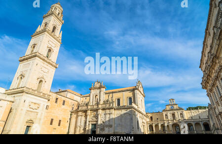 Place Piazza del Duomo avec la cathédrale en Lecce, Italie. Banque D'Images