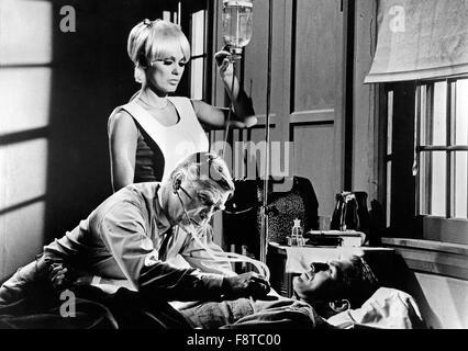 La Marine et la nuit des monstres, aka : Verhängnisvolle Fracht, USA 1966, Regie : Michael A. Hooey, acteurs : Mamie van Doren Banque D'Images