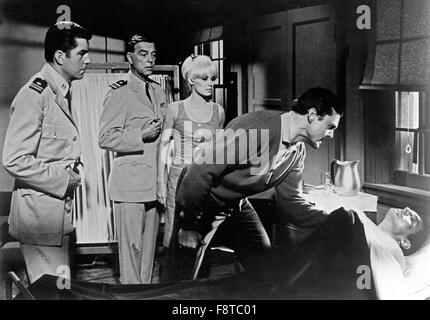 La Marine et la nuit des monstres, aka : Verhängnisvolle Fracht, USA 1966, Regie : Michael A. Hooey, acteurs : Mamie van Doren, Anthony Eisley (ganz liens) Banque D'Images