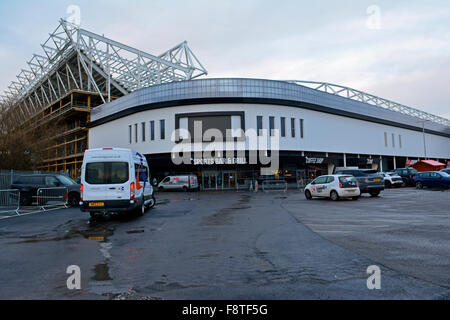 Bristol, Royaume-Uni. 11 Décembre, 2015. 11/12/15 Bristol City Football Club. Construction de nouveaux Stand et environs. Crédit : Robert Timoney/Alamy Live News Banque D'Images