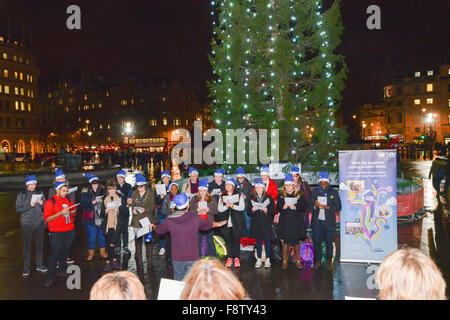 Trafalgar Square, Londres, Royaume-Uni. 11 décembre 2015. O2 penser grand vise à inspirer, soutenir et permettre aux jeunes 13-25 ans Banque D'Images