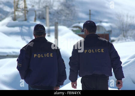 Patrouille de police en hiver Banque D'Images