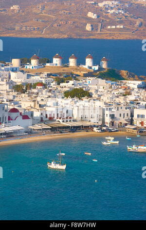 Moulins de Mykonos, le vieux port, Chora, île de Mykonos, Grèce Banque D'Images