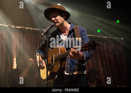 KOKO, Londres, Royaume-Uni, 11 décembre 2015, l'Indochine sur scène au London's KOKO, Mylène Farmer, Indochine avec un set acoustique au London's KOKO, Crédit : Richard Soans/Alamy Live News Banque D'Images