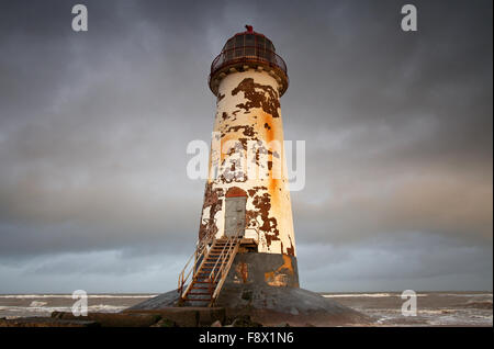 Plage de Talacre, Flintshire, au nord du Pays de Galles. 6e décembre 2015. Lever du soleil au phare de Talacre © Jamie Callister Banque D'Images