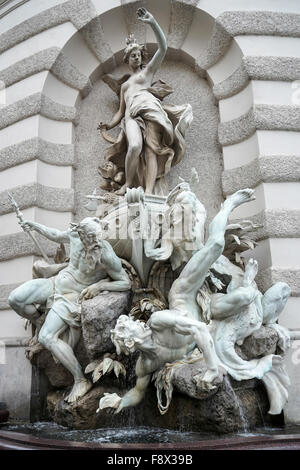 En mer d'alimentation Fontaine à la Hofburg à Vienne Banque D'Images