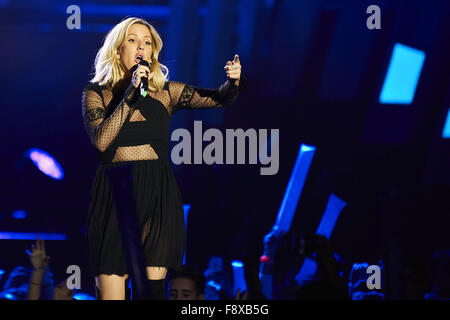 Madrid, Espagne. Dec 11, 2015. Ellie Goulding effectue pendant les "40 Principales Awards' 2015 gala au Palacio de los Deportes le 11 décembre 2015 à Madrid, Espagne. Crédit : Jack Abuin/ZUMA/Alamy Fil Live News Banque D'Images