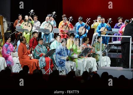 Washington, DC, USA. Dec 11, 2015. Des artistes de l'Orchestre National de Chine pour effectuer du public américain au Kennedy Center à Washington, DC, la capitale des États-Unis, le 11 décembre 2015. © Jiao Min/Xinhua/Alamy Live News Banque D'Images