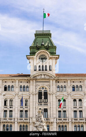 Le bâtiment municipal de la commune italienne de Trieste, la Piazza dell'Unità d'Italia, Trieste, Italie Banque D'Images