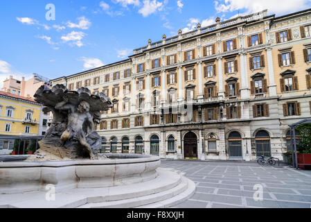 La Fontana dei Triton dans la Piazza Vittorio Veneto, Trieste, Italie Banque D'Images