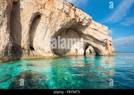 Grottes Blue, Skinari Cape, l'île de Zakynthos, Grèce Banque D'Images