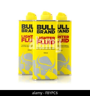 Trois Bidons de marque Bull raffiné supplémentaire de briquet sur fond blanc Banque D'Images