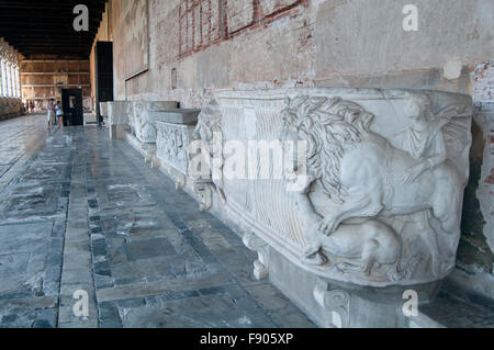 Italie, Toscane, Pise, le Camposanto Monumentale, cimetière médiéval, sarcophage romain en marbre Banque D'Images