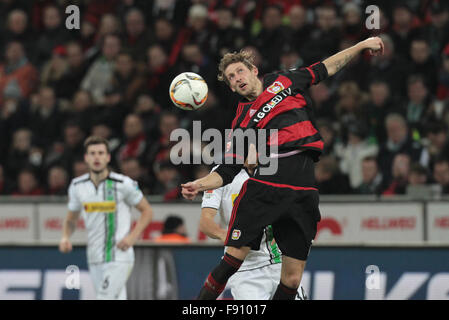 Leverkusen, Allemagne. Dec 12, 2015. Football, 1. Bundesliga ème Journée 16, Bayer 04 Leverkusen vs Borussia Moenchengladbach, Leverkusen, 12.12.2015 : Stefan Kiessling (Leverkusen) dirige la balle. Credit : Juergen Schwarz/Alamy Live News Banque D'Images