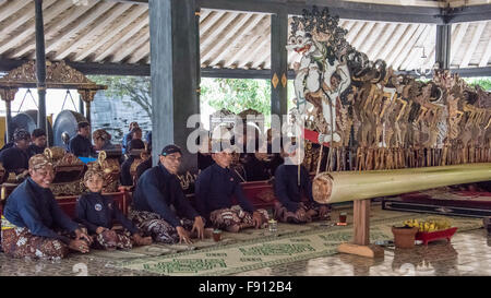 Wayang Kulit (marionnette) Cuir Show, Palais du Sultan, Yogyakarta, Indonésie Banque D'Images