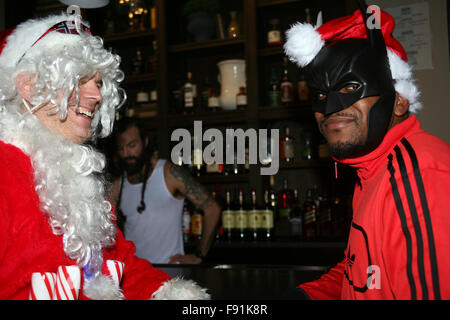 SantaCon envahit New York City Banque D'Images