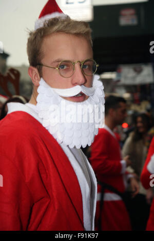 SantaCon envahit New York City Banque D'Images