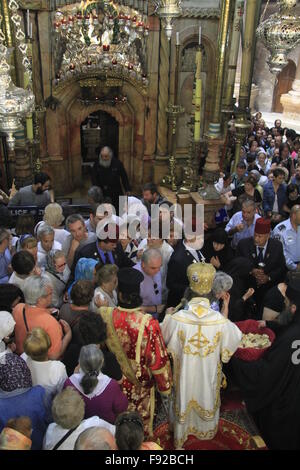 Israël, Jérusalem, Patriarche grec orthodoxe Theophilus III à l'église du Saint Sépulcre à la Pentecôte Banque D'Images