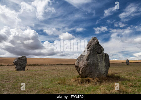 En Mégalithes de West Kennet avenue sarsen permanent pierres, Avebury, Wiltshire, England, UK Banque D'Images