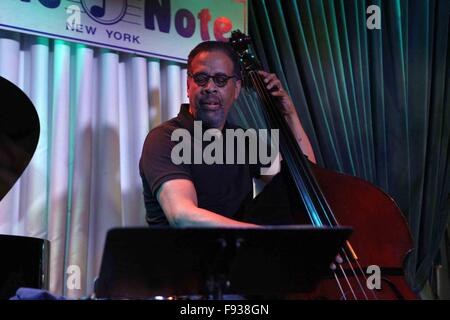 La BlueNote présente le Trio - Stanley Clarke, Stanley Clarke, Lenny White et George Cables comprend : Stanley Clarke Où : NYC, New York, United States Quand : 11 Nov 2015 Banque D'Images