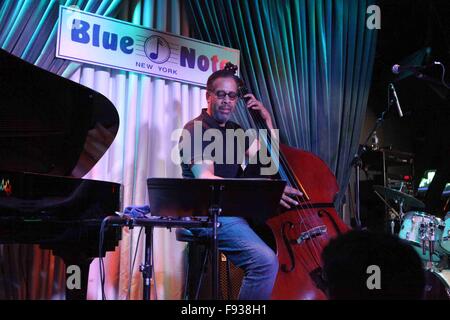 La BlueNote présente le Trio - Stanley Clarke, Stanley Clarke, Lenny White et George Cables comprend : Stanley Clarke Où : NYC, New York, United States Quand : 11 Nov 2015 Banque D'Images