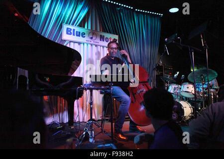 La BlueNote présente le Trio - Stanley Clarke, Stanley Clarke, Lenny White et George Cables comprend : Stanley Clarke Où : NYC, New York, United States Quand : 11 Nov 2015 Banque D'Images