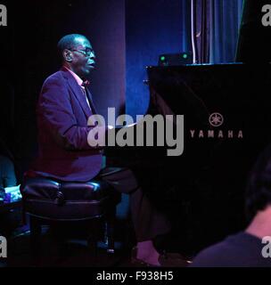 La BlueNote présente le Trio - Stanley Clarke, Stanley Clarke, Lenny White et George avec des câbles : Câbles George Où : NYC, New York, United States Quand : 11 Nov 2015 Banque D'Images