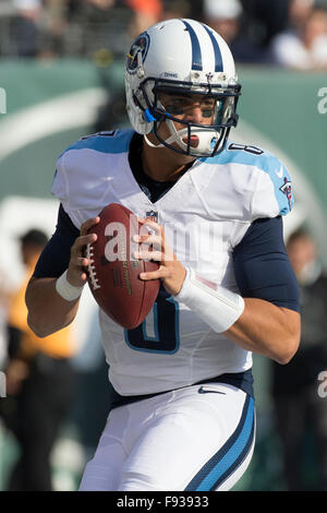 East Rutherford, New Jersey, USA. 13 Décembre, 2015. Tennessee Titans quarterback Marcus Mariota (8) en action avant le match de la NFL entre les Tennessee Titans et les New York Jets à MetLife Stadium à East Rutherford, New Jersey. Christopher Szagola/CSM/Alamy Live News Banque D'Images