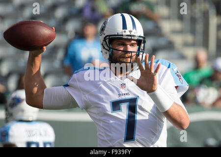 East Rutherford, New Jersey, USA. 13 Décembre, 2015. Tennessee Titans quarterback Zach Mettenberger (7) en action avant le match de la NFL entre les Tennessee Titans et les New York Jets à MetLife Stadium à East Rutherford, New Jersey. Christopher Szagola/CSM/Alamy Live News Banque D'Images