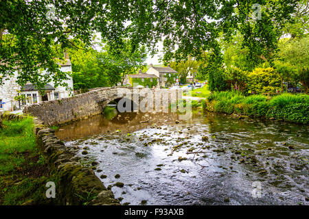 Pont de pierre, à Malham dans les vallées du Yorkshire, Angleterre Banque D'Images