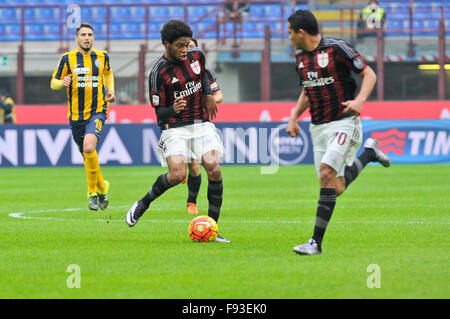 Milan, Italie. Décembre 13th, 2015. L. Adriano de l'AC Milan au cours de la Serie A italienne League match de foot entre AC Milan et H.Vérone à San Siro à Milan, Italie. Credit : Gaetano Piazzolla/Alamy Live News Banque D'Images