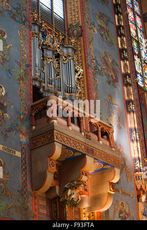 Orgue à tuyaux à presbytère de la Basilique Sainte Marie - Église Mariacki à Cracovie, Pologne Banque D'Images