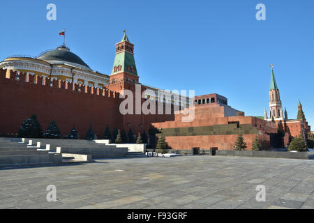 Le mausolée de Lénine sur la place Rouge à Moscou sur l'arrière-plan de le mur du Kremlin. Banque D'Images