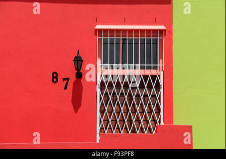 Maisons colorées sur Wale Street, dans le quartier Bo Kaap de Cape Town Banque D'Images