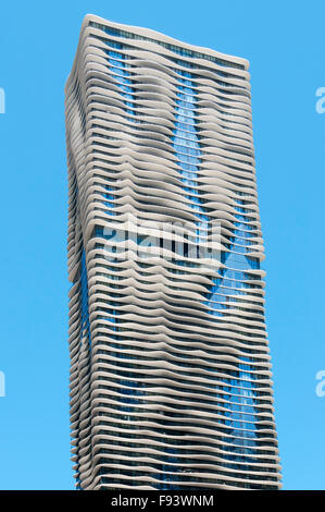 L'Aqua building par Jeanne piste au Lakeshore East de Chicago a vague comme un balcon à fournir des points de vue dans un certain nombre de directions Banque D'Images