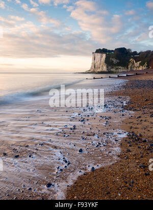 Les falaises blanches de Douvres à St Margaret's Bay, Dover, Kent. Banque D'Images