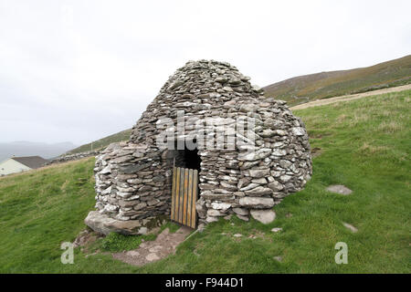 Beehive hut en Irlande à Fahan sur la péninsule de Dingle Banque D'Images