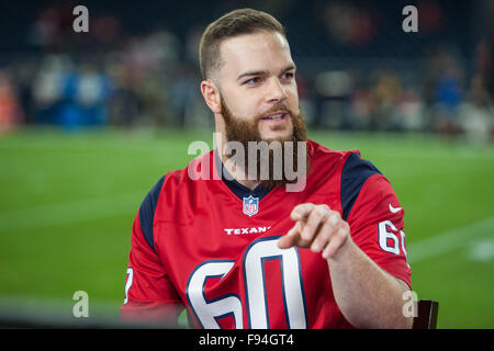 Houston, Texas, USA. 13 Décembre, 2015. Astros de Houston Dallas Keuchel cruche était sur place en tant que capitaine honoraire avant un match de la NFL entre les Houston Texans et les New England Patriots à NRG Stadium à Houston, TX le 13 décembre, 2015. Credit : Trask Smith/ZUMA/Alamy Fil Live News Banque D'Images