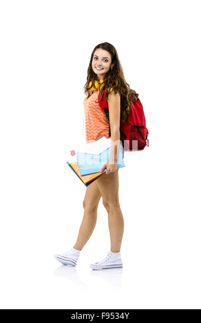 Belle jeune fille étudiante avec sac holding folders, isolé sur fond blanc Banque D'Images