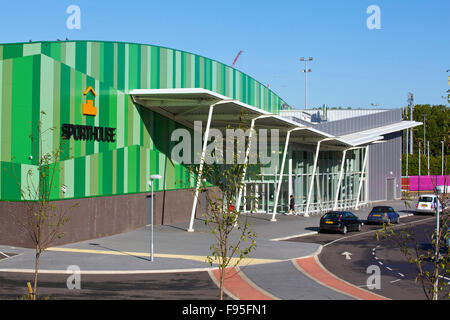 Sporthouse, Mayesbrook Park Sports Arena, Dagenham. Vue extérieure du lieu Sporthouse et son entrée principale. Banque D'Images