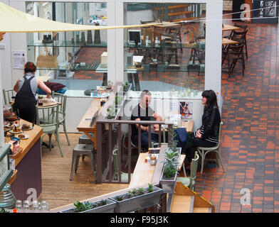 Intérieur de la conception et de l'artisanat de Manchester Center sur Oak Street, dans le quartier Nord de Manchester, Royaume-Uni. Banque D'Images